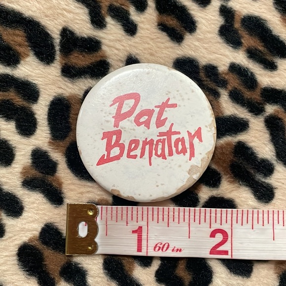 PAT BENATAR ❤️ THE PRETENDERS Vintage Rock Button Pin Pinback Rock  Collectible - Picture 7 of 11
